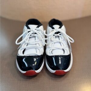 Jordan 11 Retro Low Concord Bred